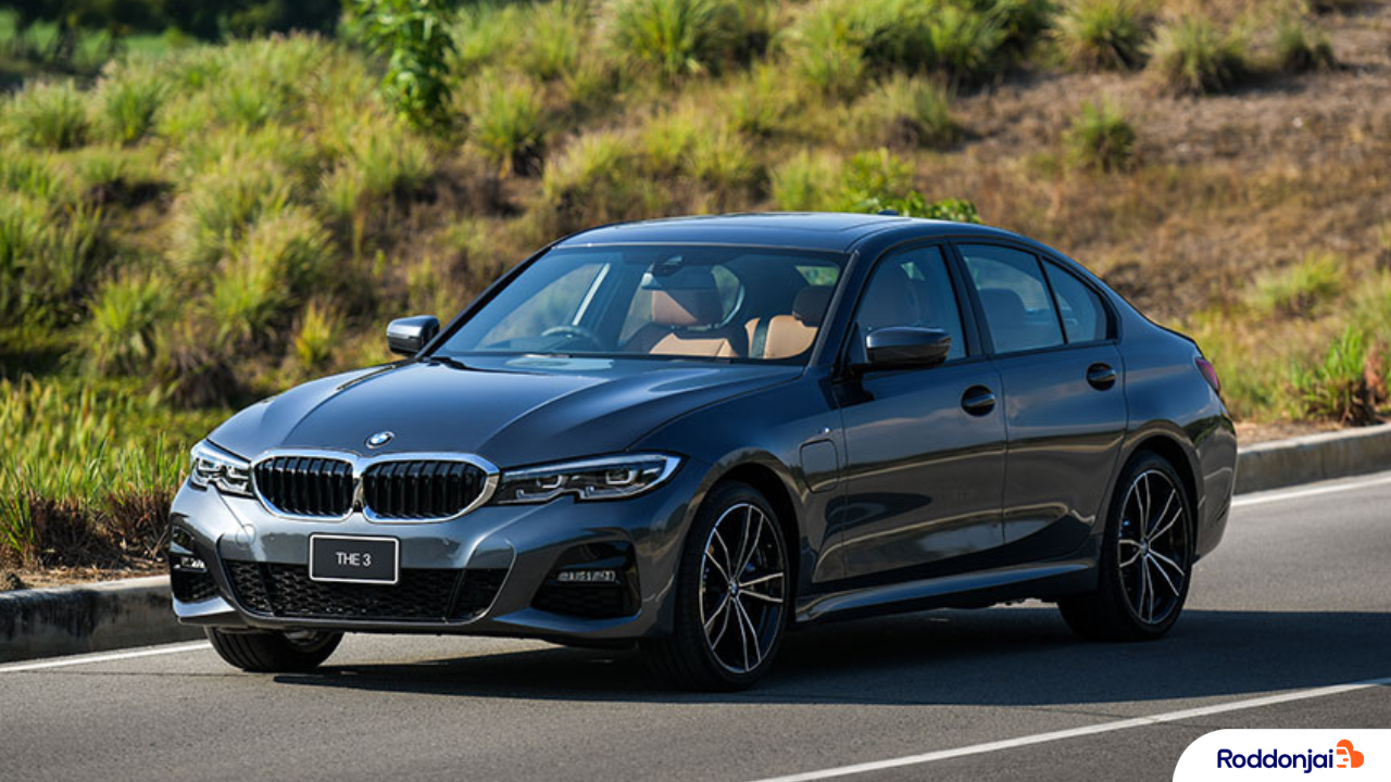 ALT text: BMW 330e m sport