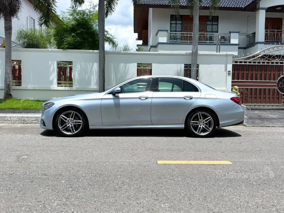 3755572